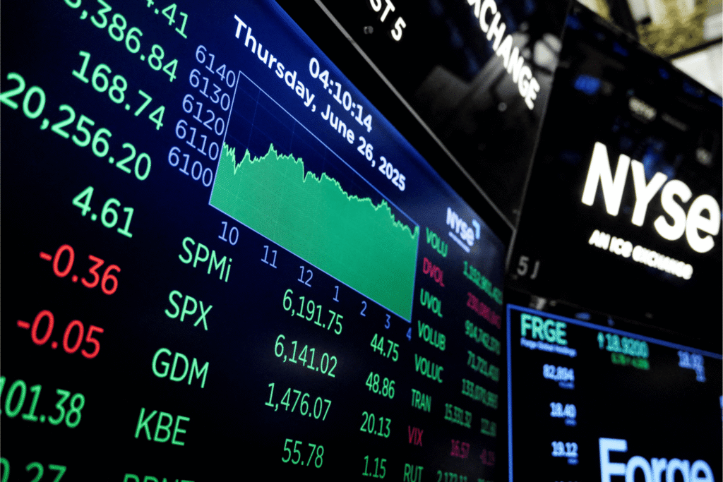 futuros-de-ny-operam-em-leve-alta-com-payroll-no-radar