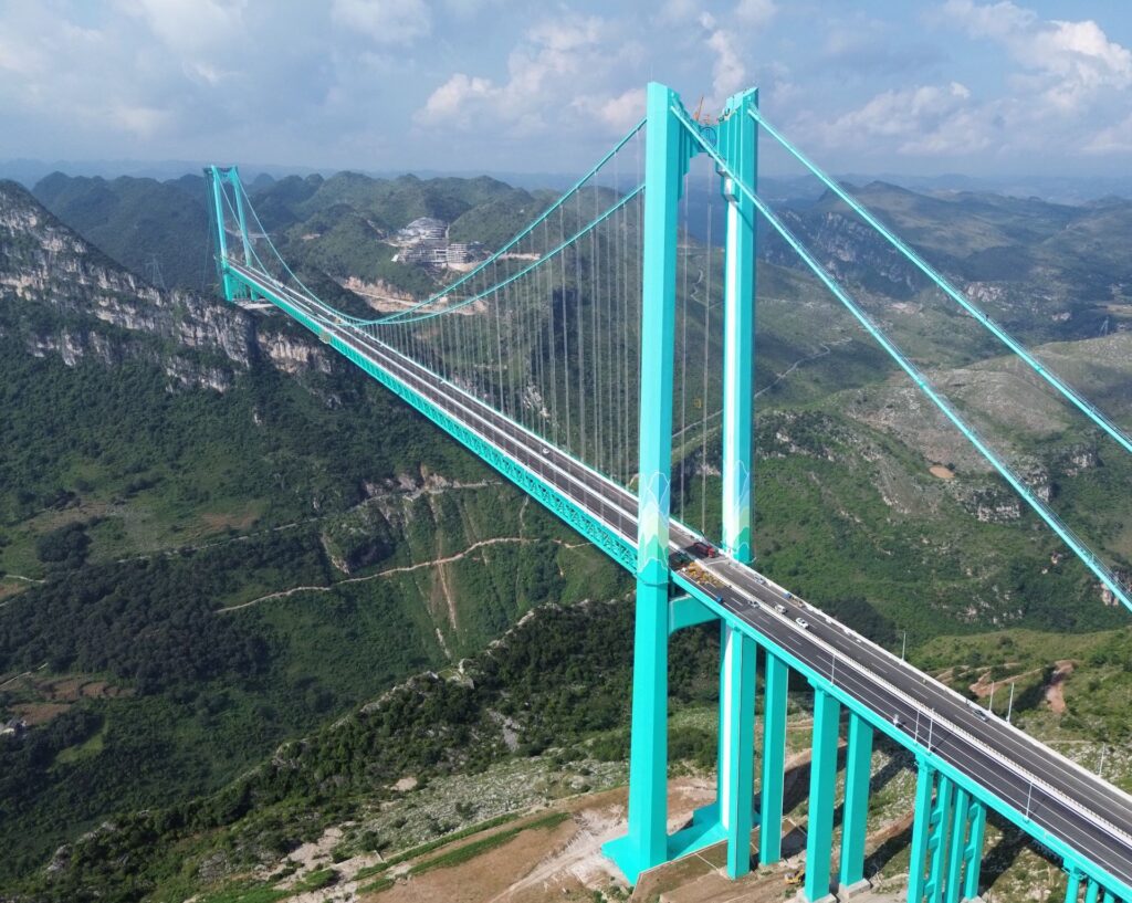 ponte-mais-alta-do-mundo-e-inaugurada-na-china