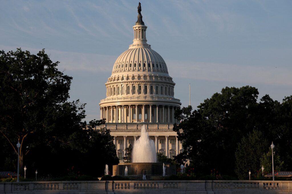 democratas-x-trump:-o-que-esperar-do-embate-e-do-novo-risco-de-“shutdown”-nos-eua?