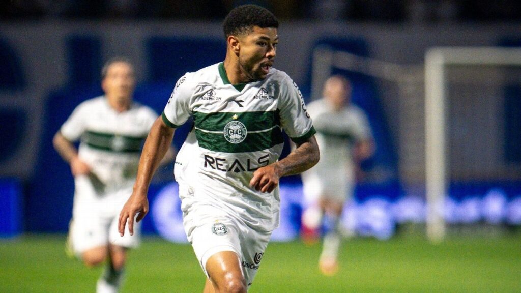 coritiba-vence-avai,-se-recupera-e-volta-a-assumir-a-lideranca-da-serie-b-do-brasileirao
